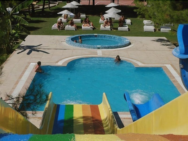 Flora Suites Hotel 9