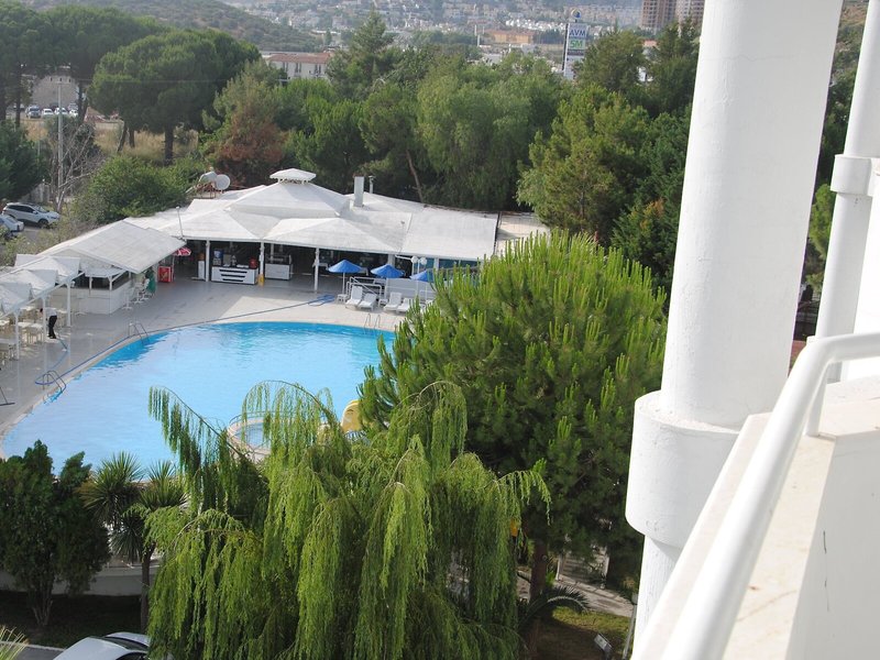 Flora Suites Hotel 12