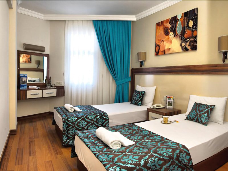 Flora Suites Hotel 23