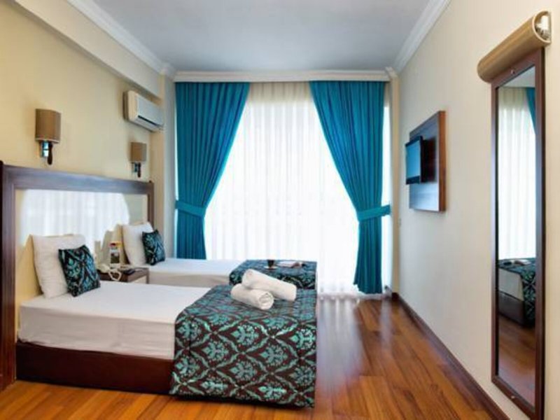 Flora Suites Hotel 25