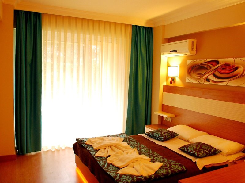 Flora Suites Hotel 27