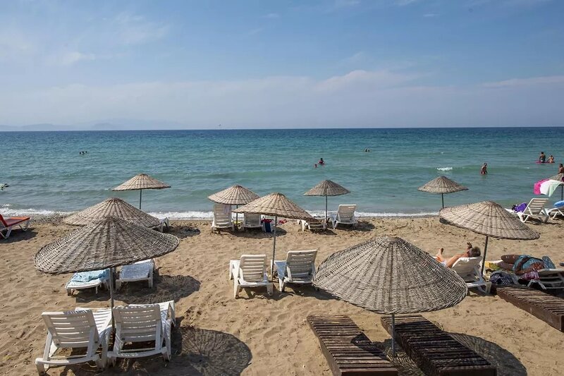 Flora Suites Hotel 8