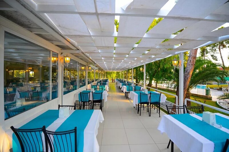 Flora Suites Hotel 11