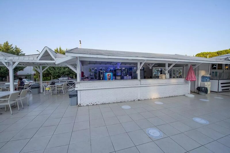 Flora Suites Hotel 14