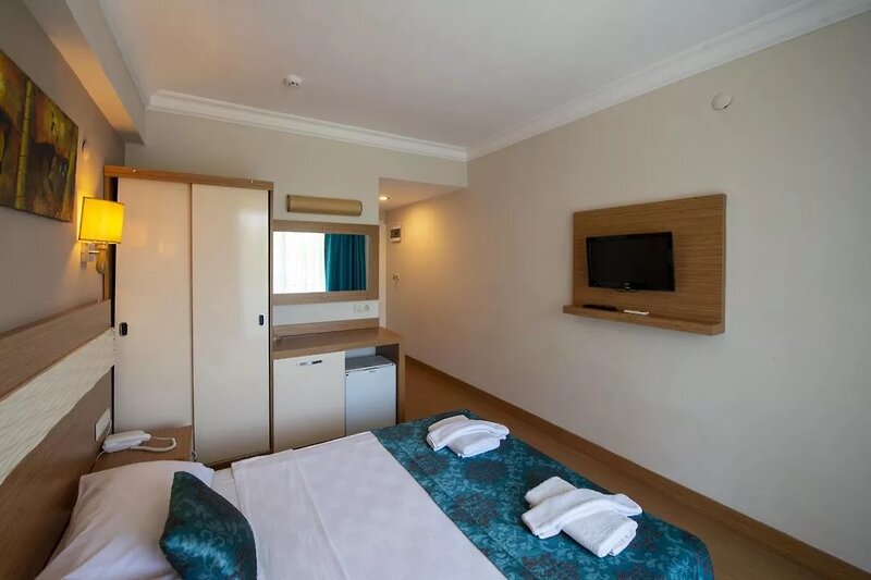 Flora Suites Hotel 17