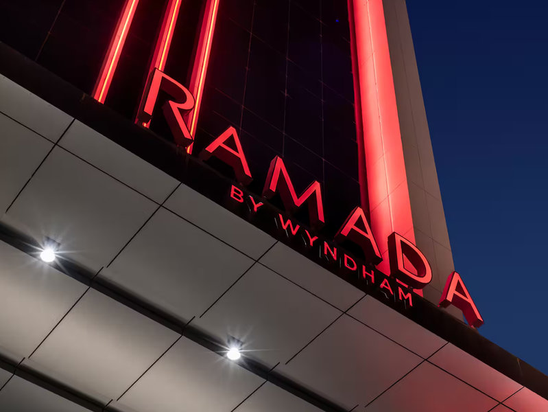 Ramada by Wyndham Halle - Leipzig 1 - Exterior