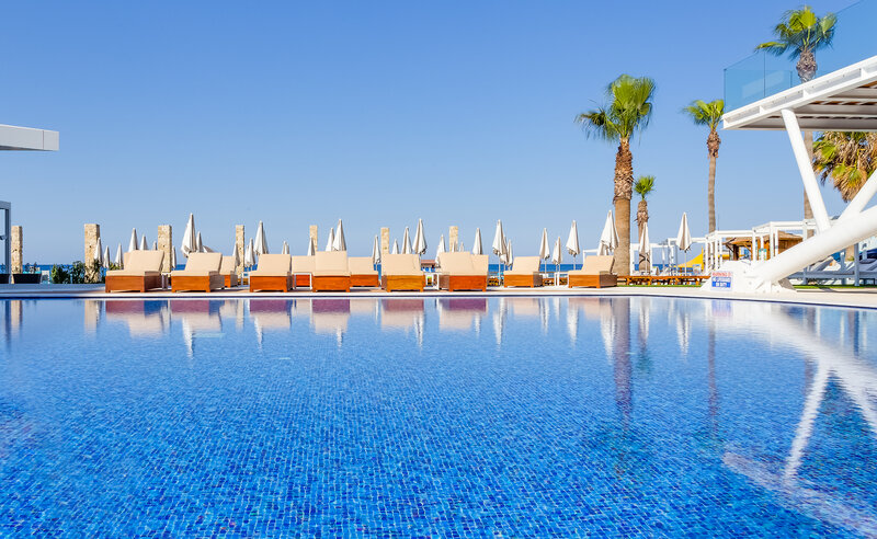 Flamingo Paradise Beach Hotel 2