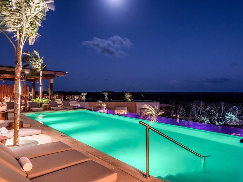 Aloft Tulum 8