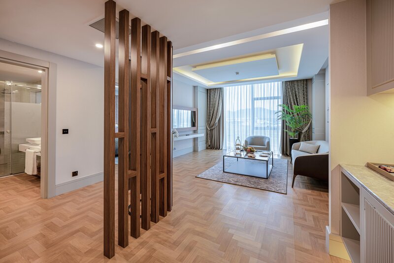 Concorde Tower Hotel 14