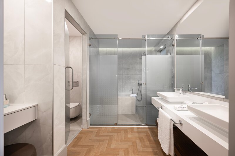 Concorde Tower Hotel 24