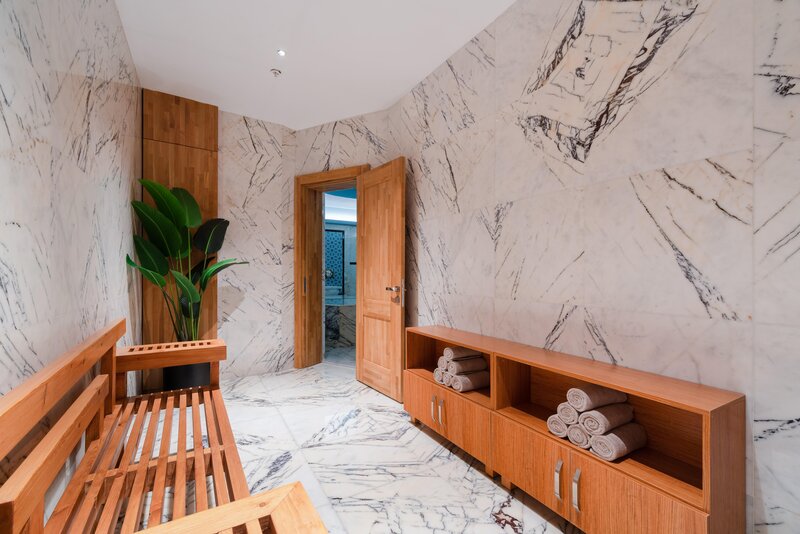 Concorde Tower Hotel 94