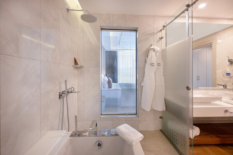 Concorde Tower Hotel 100