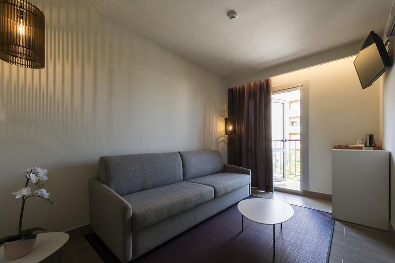Hotel Papi Blau 24