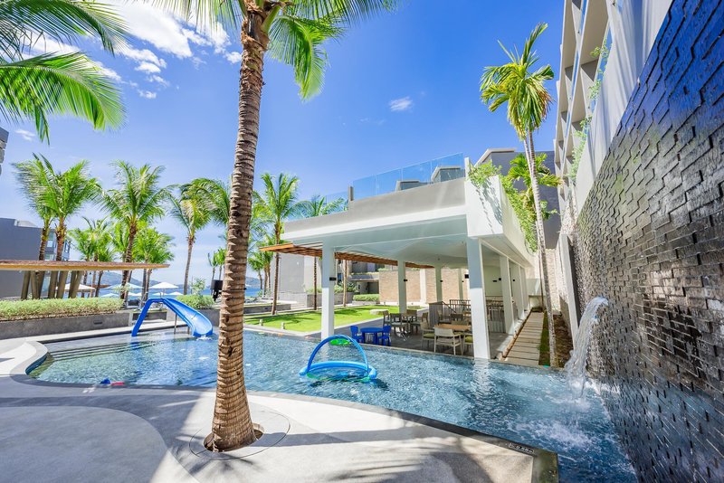 Oceanfront Beach Resort & Spa 3