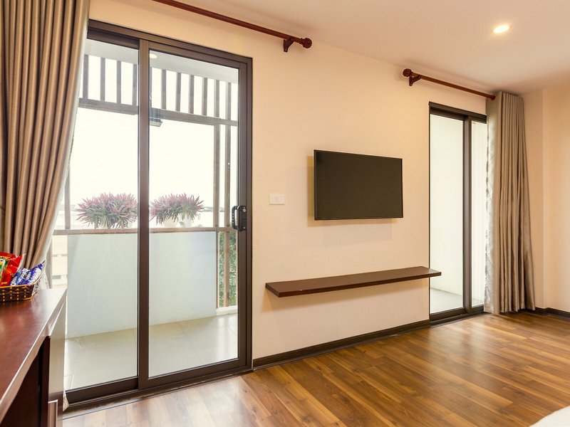 Thang Long Hotel by OYO Rooms 14