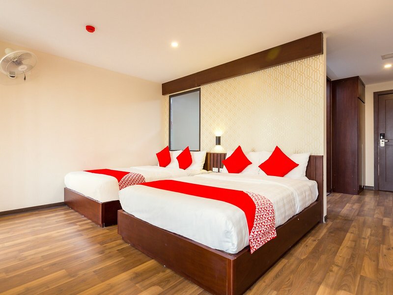 Thang Long Hotel by OYO Rooms 16