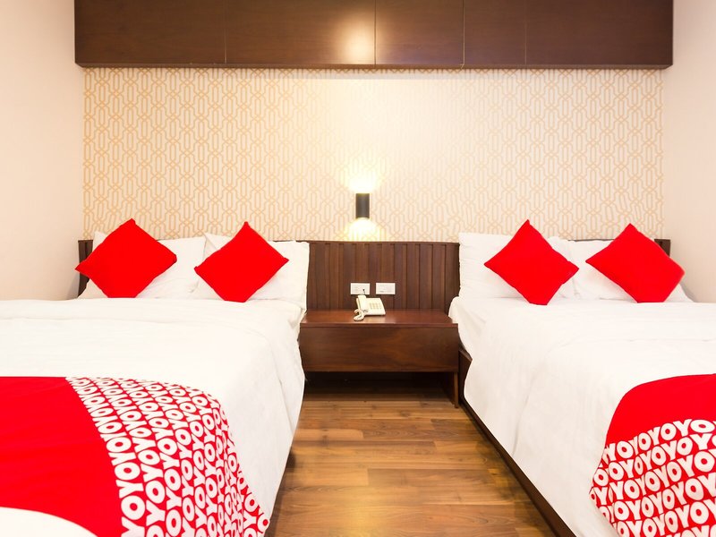 Thang Long Hotel by OYO Rooms 19
