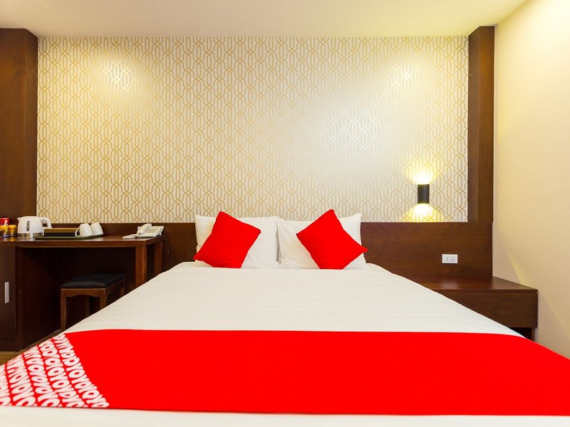 Thang Long Hotel by OYO Rooms 29
