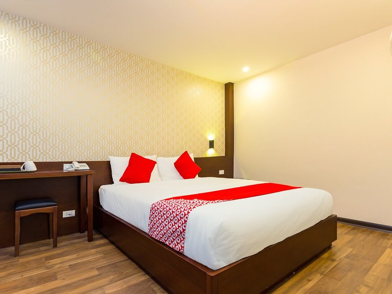 Thang Long Hotel by OYO Rooms 32