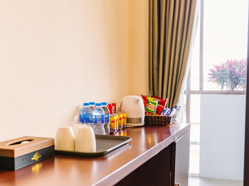 Thang Long Hotel by OYO Rooms 43