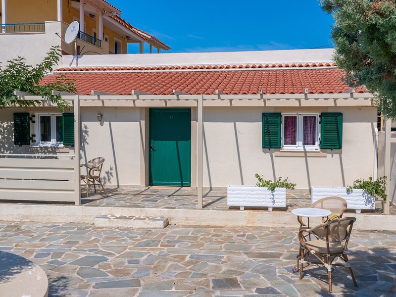 Kekatos Studios 24