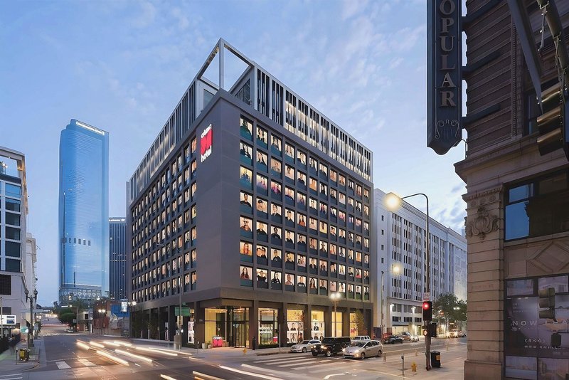 citizenM Los Angeles Downtown