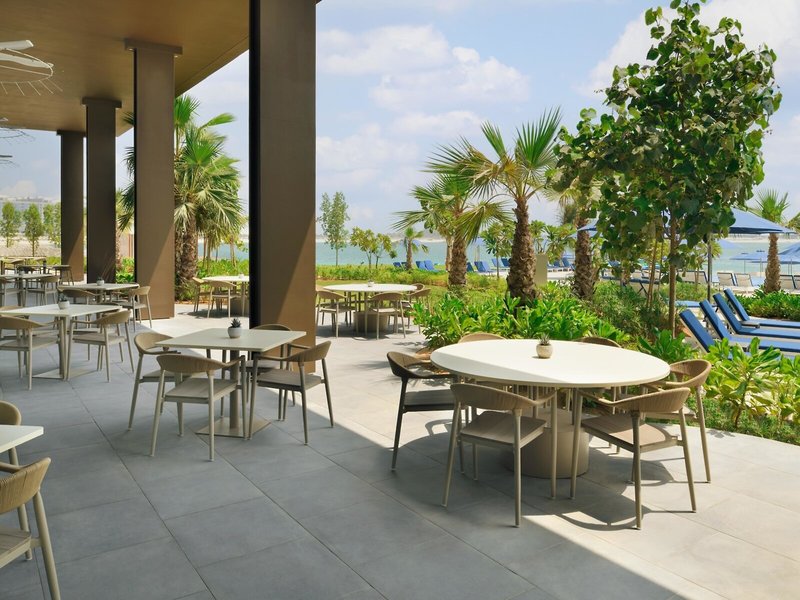 Mövenpick Resort Al Marjan Island 14
