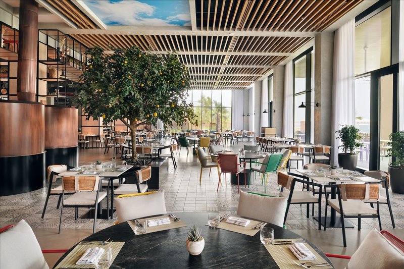 Mövenpick Resort Al Marjan Island 8