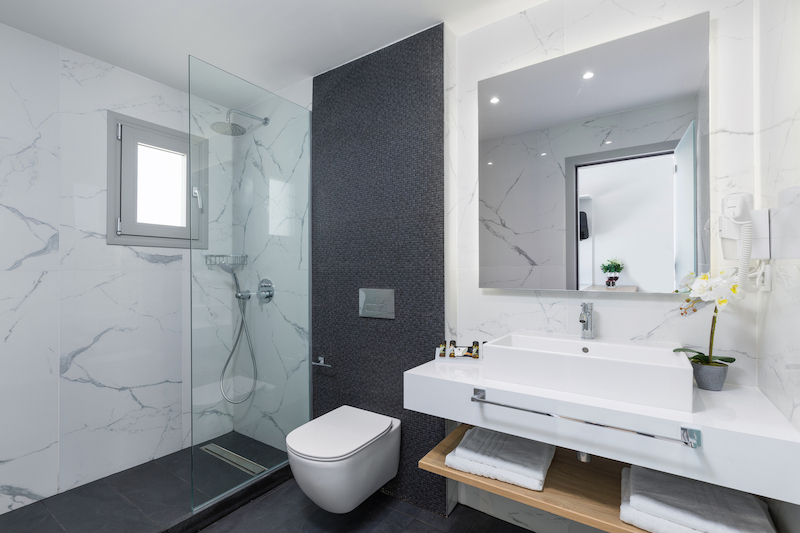 V Luxury Suites 11
