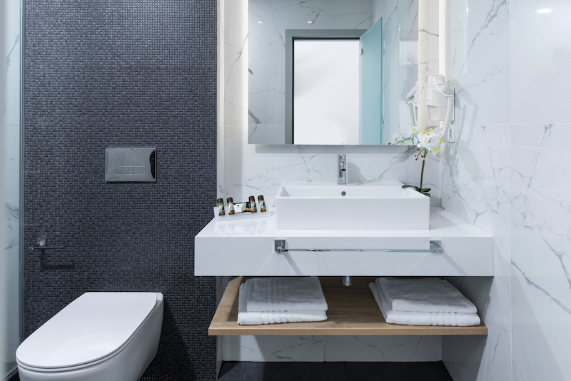 V Luxury Suites 12