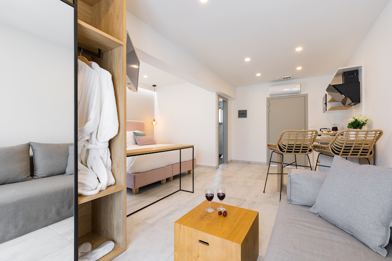 V Luxury Suites 16