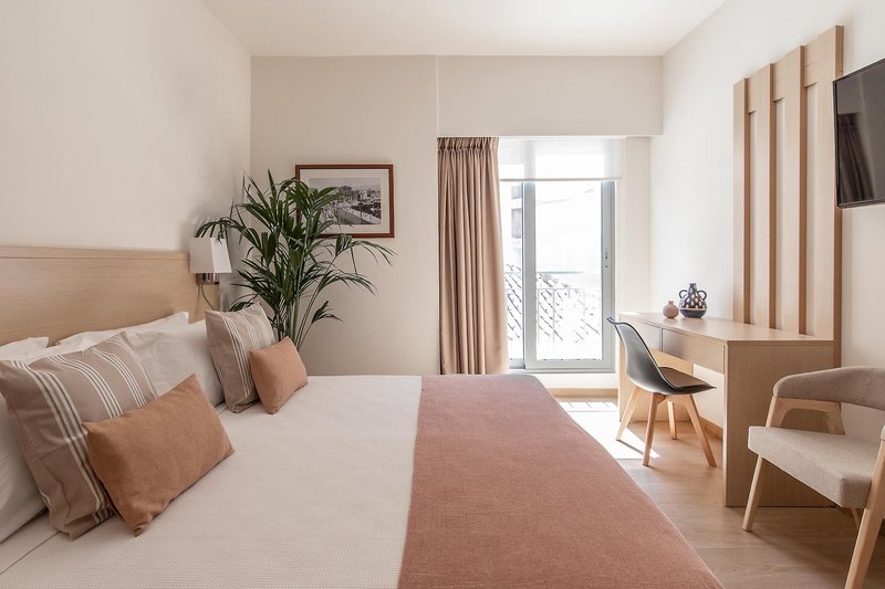 Gallery Suites & Residences Piraeus 9