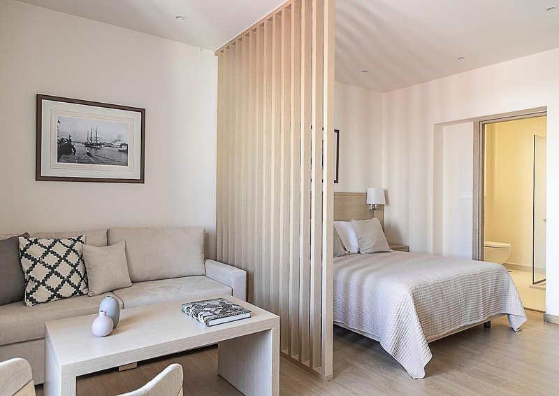 Gallery Suites & Residences Piraeus 12