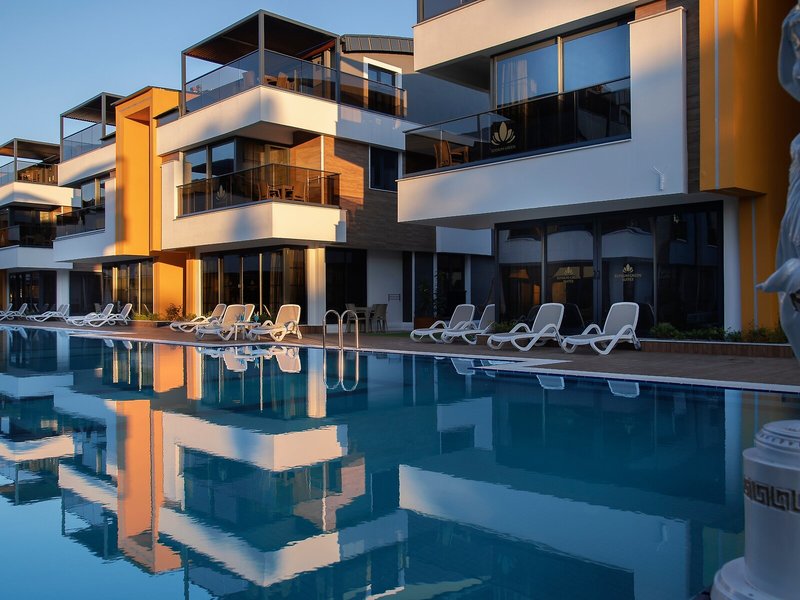 Elysium Green Suites Hotel 2