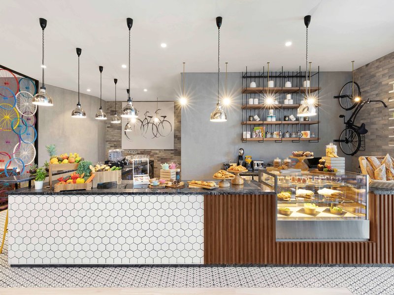 Adagio Premium The Palm 13