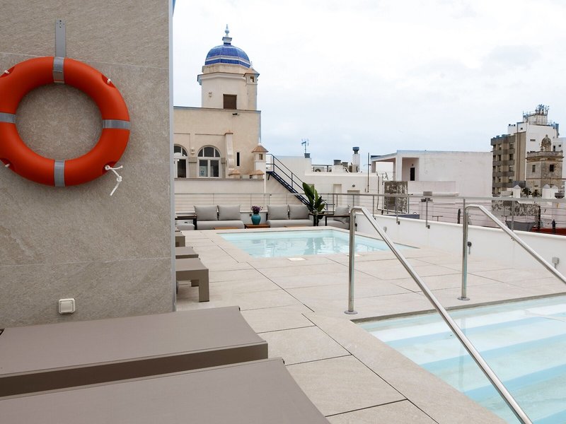 Goodnight Cadiz Apartments 2