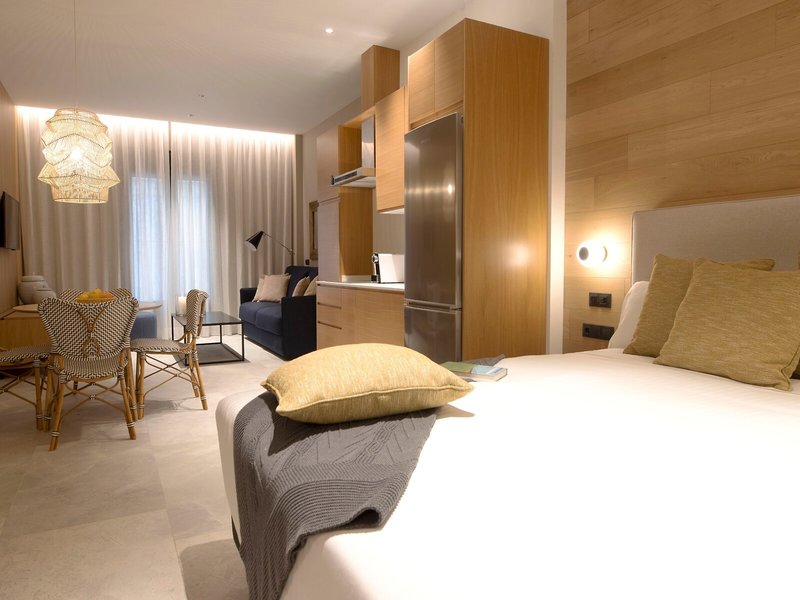 Goodnight Cadiz Apartments 13