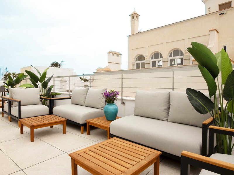 Goodnight Cadiz Apartments 20