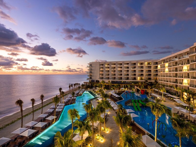Hilton Cancun, an All-Inclusive Resort 2
