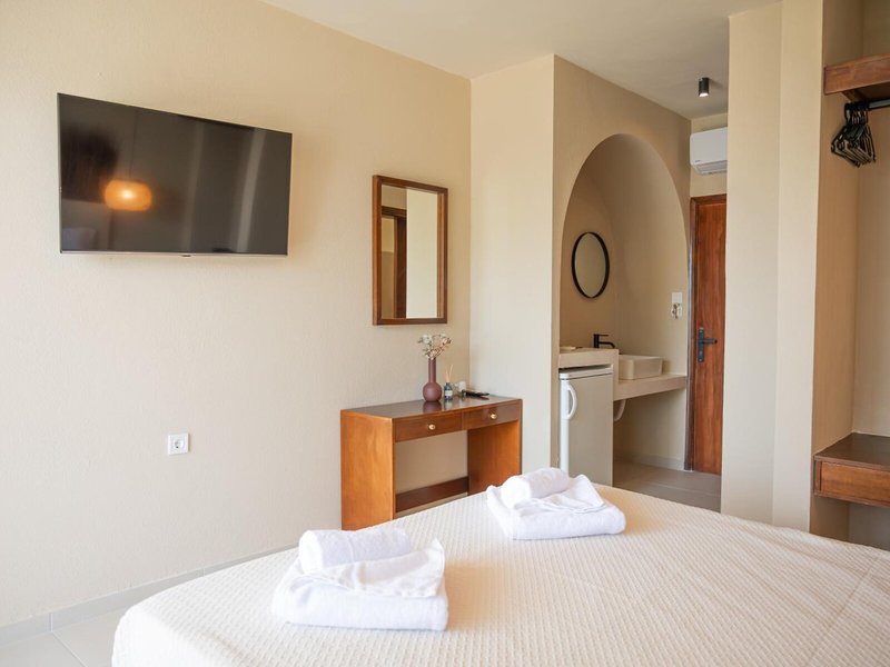 Atma Beach Rooms & Suites 6