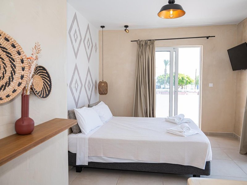 Atma Beach Rooms & Suites 8