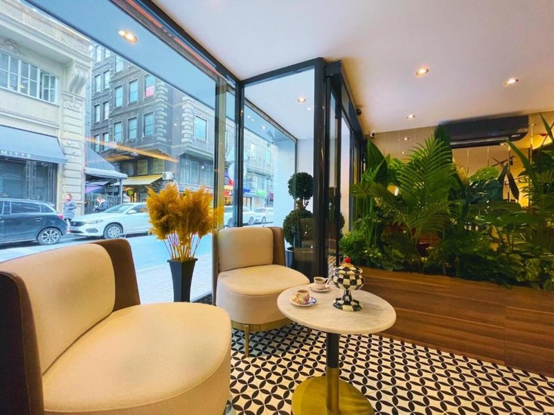 Weingart Hotel 11