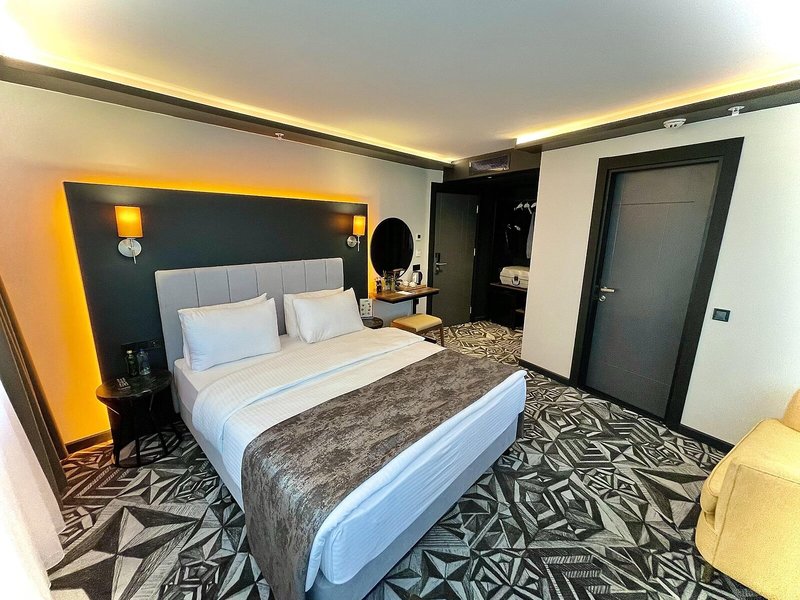 Weingart Hotel 25