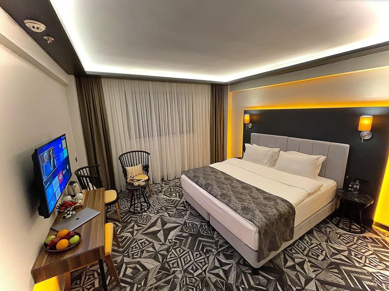 Weingart Hotel 36