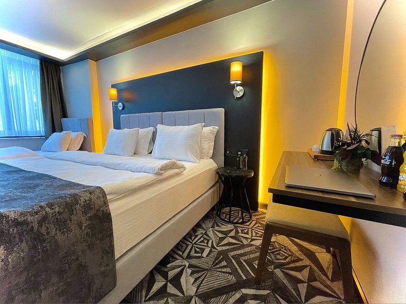 Weingart Hotel 43