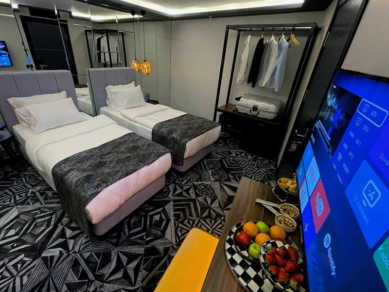 Weingart Hotel 44