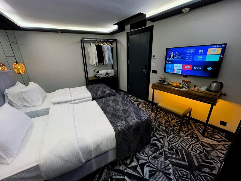 Weingart Hotel 45