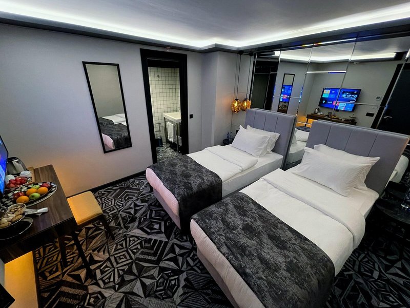 Weingart Hotel 48