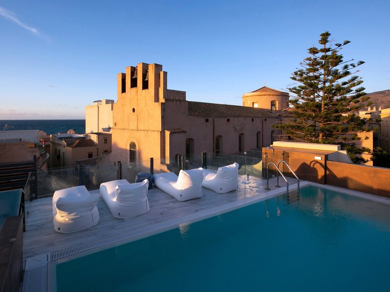 Azzoli Apartments & Skypool 2