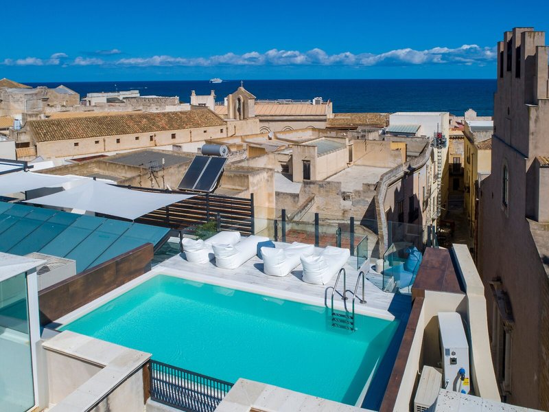 Azzoli Apartments & Skypool 6